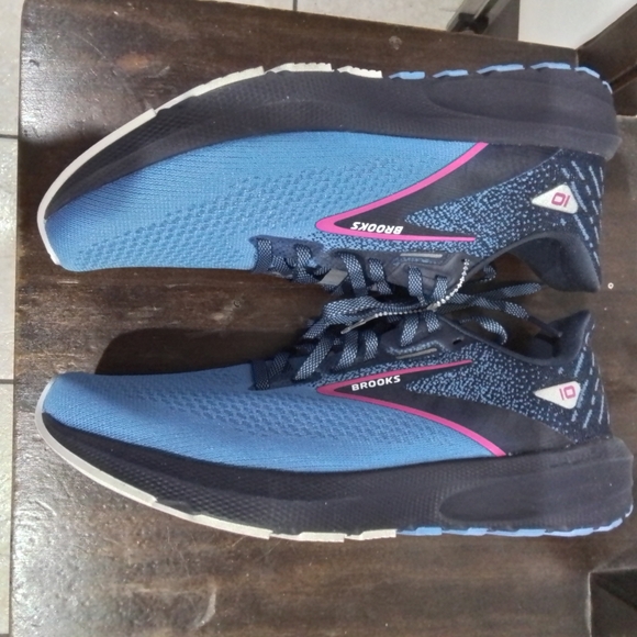 Brooks Launch 10 Sneakers NWOT Size 9.5 - Picture 3 of 4